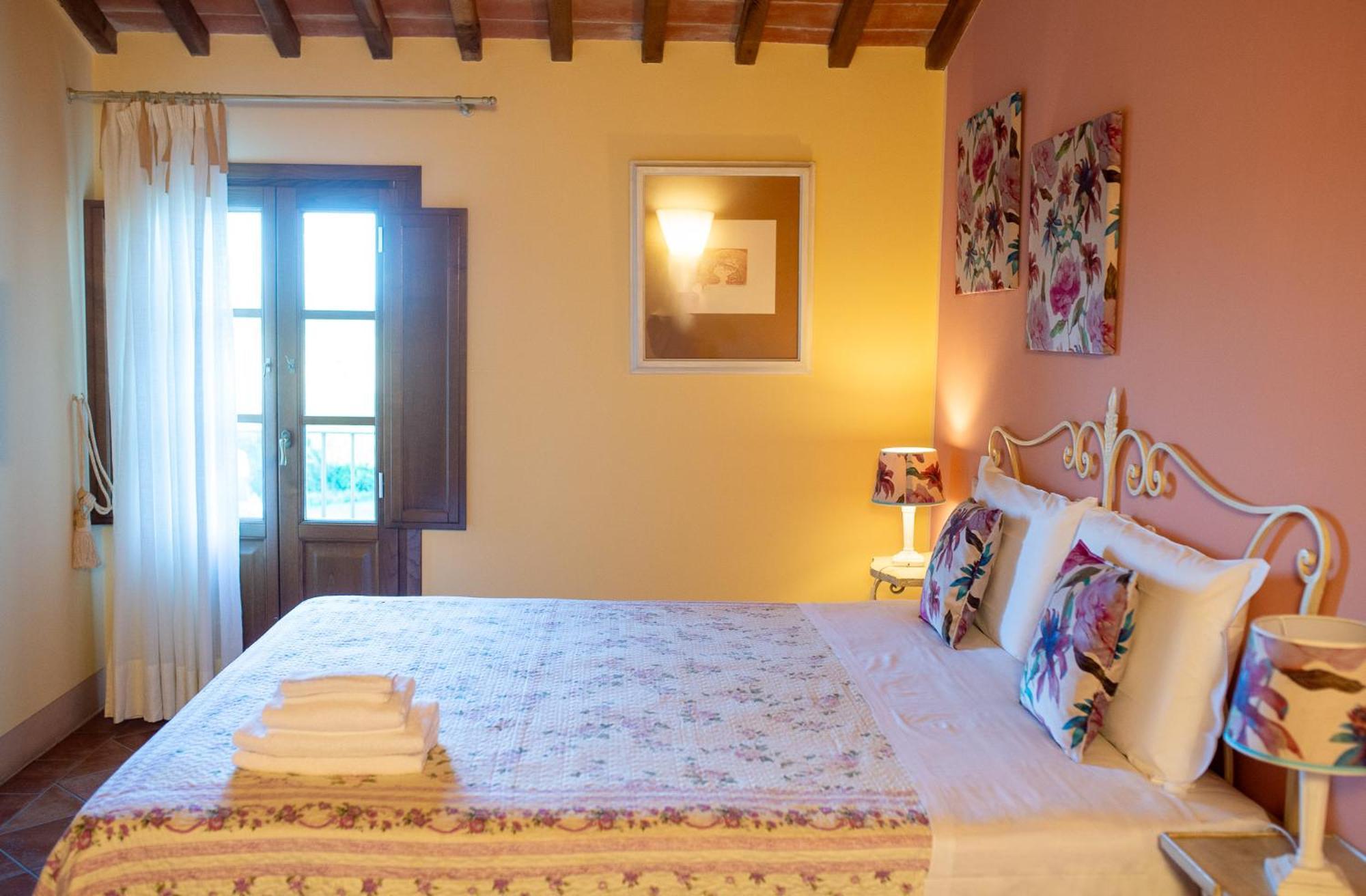 Le Colombaie Country Resort Ponsacco Bagian luar foto