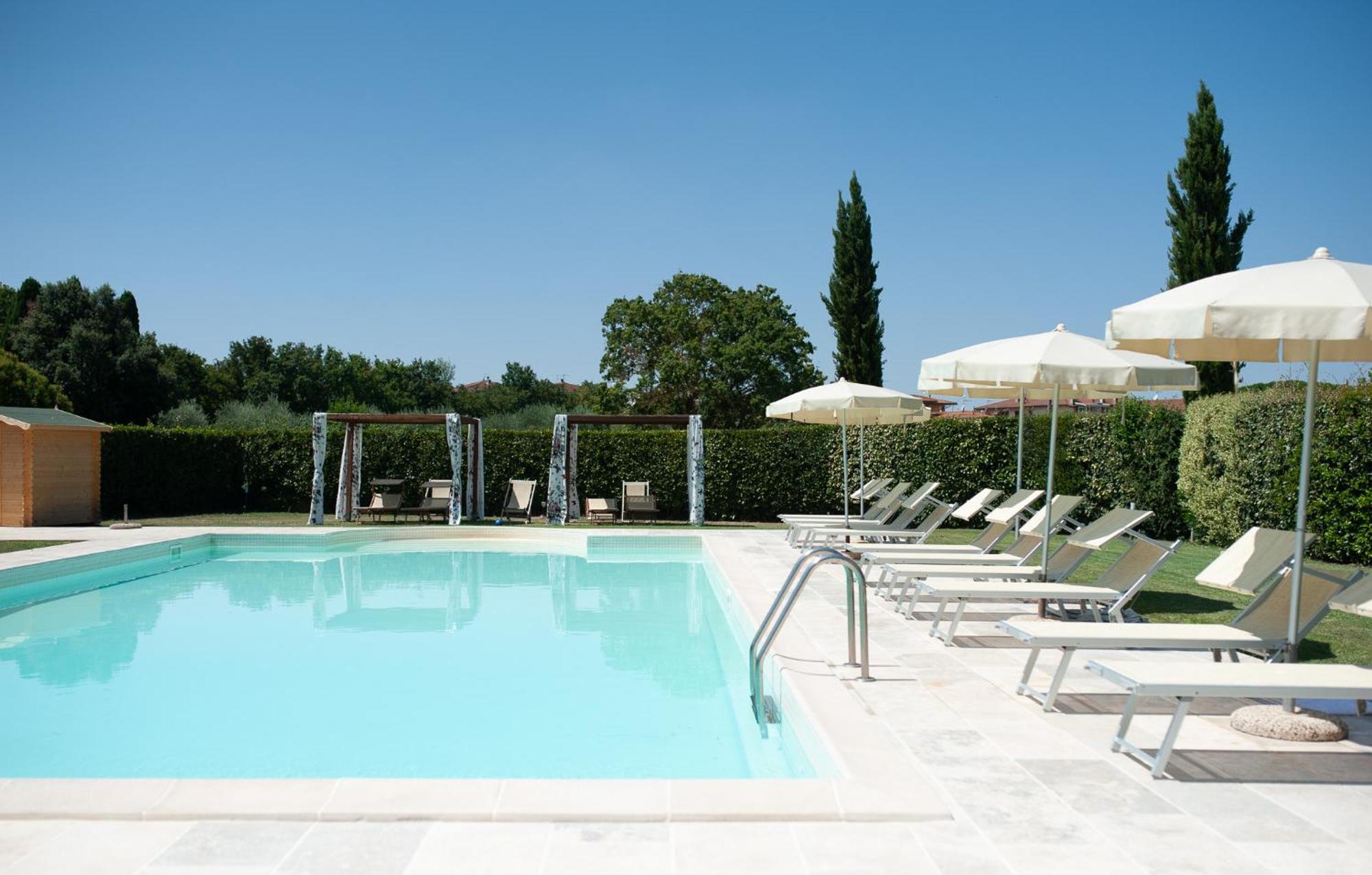 Le Colombaie Country Resort Ponsacco Bagian luar foto