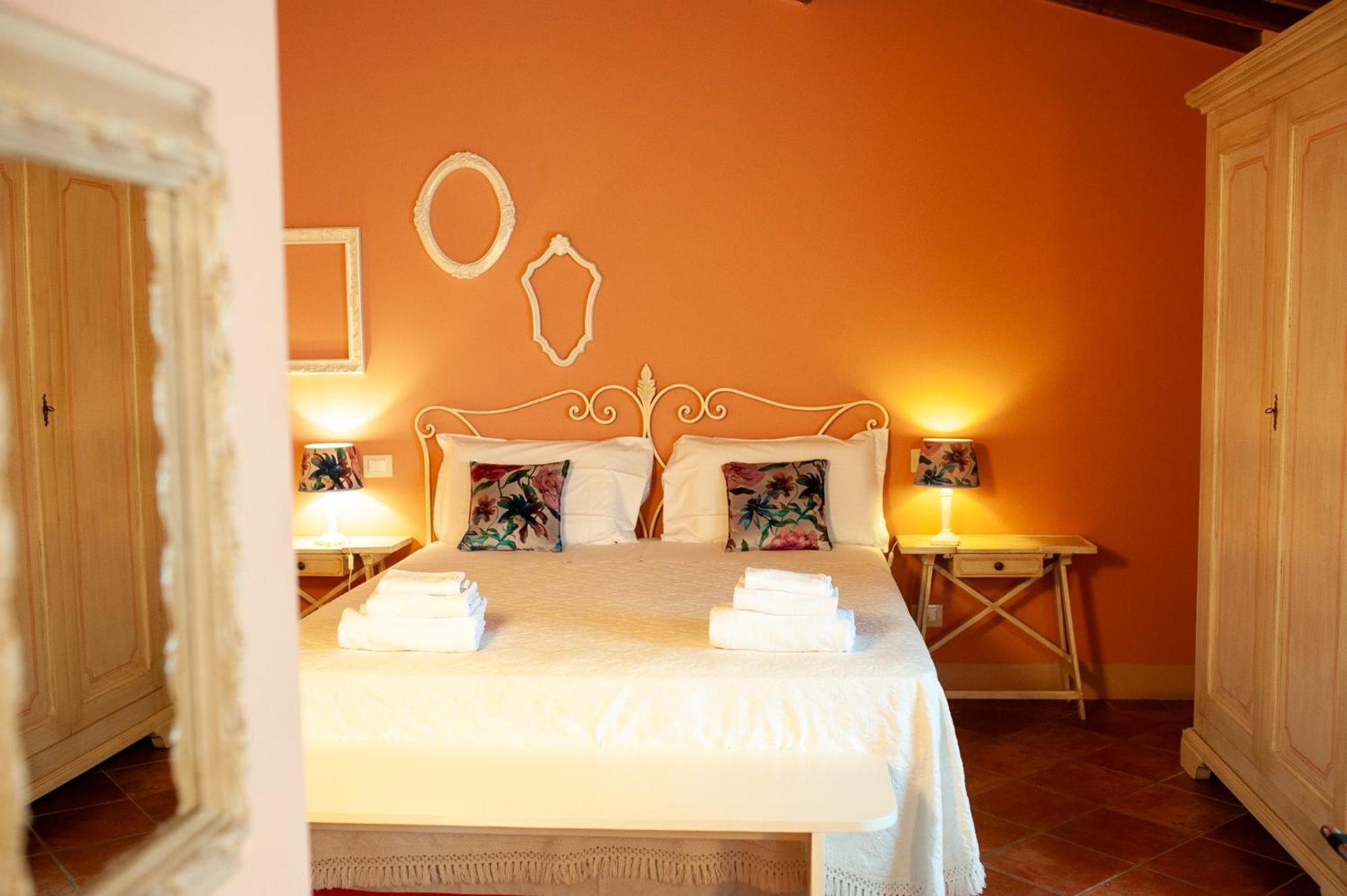 Le Colombaie Country Resort Ponsacco Bagian luar foto